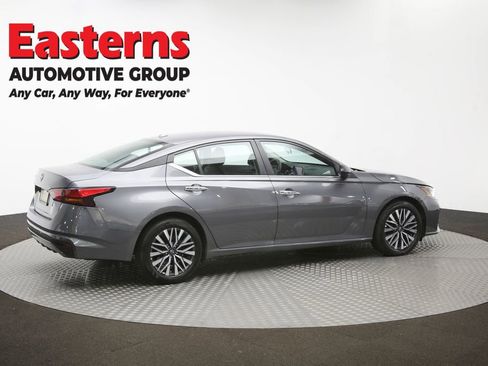 Used 2025 Nissan Altima 2.5 SV FWD image 42