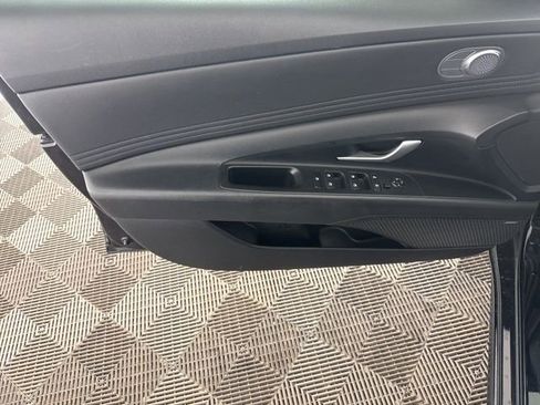 Used 2022 Hyundai Elantra Limited w/ Cargo Package image 22