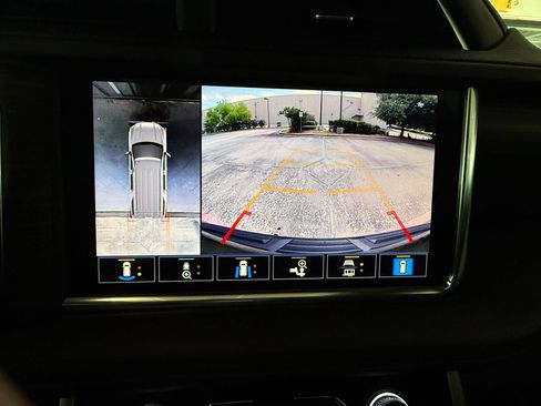Used 2021 GMC Yukon Denali w/ LPO, Illumination Package RWD image 31