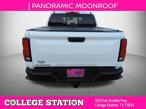 Used 2025 Chevrolet Colorado Z71 w/ Technology Package AWD/4WD image 5
