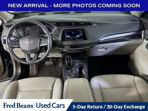 Used 2023 Cadillac XT4 Luxury w/ Cold Weather Package FWD image 25
