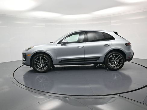Used 2026 Porsche Macan AWD/4WD image 2