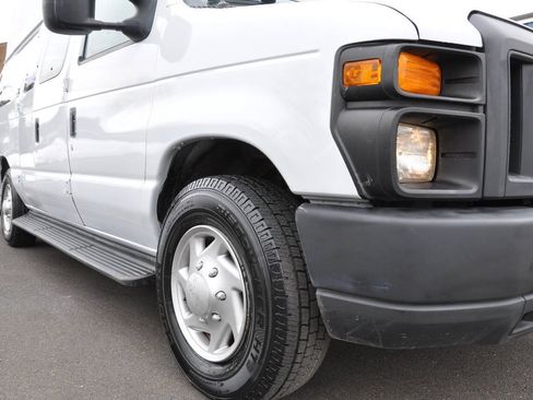 Used 2014 Ford E-250 and Econoline 250 Extended w/ Power Group RWD image 7
