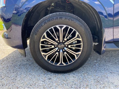 Used 2025 Nissan Armada SL AWD/4WD image 21