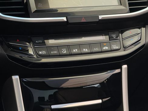 Used 2016 Honda Accord Touring image 22