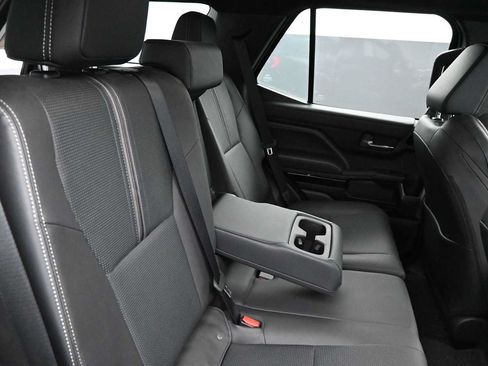 Used 2025 Toyota 4Runner Limited AWD/4WD image 28