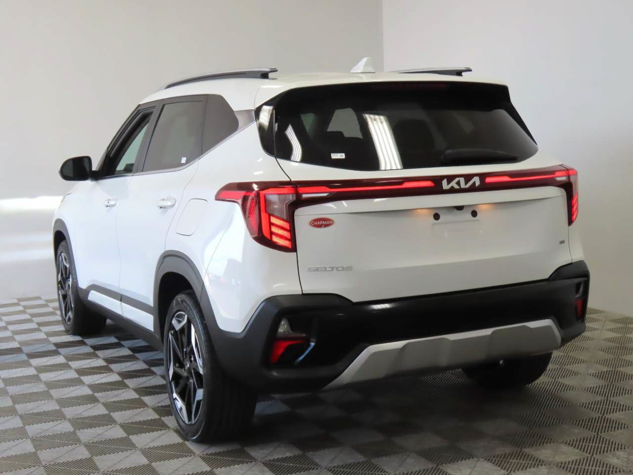 Used 2024 Kia Seltos SX AWD/4WD image 3