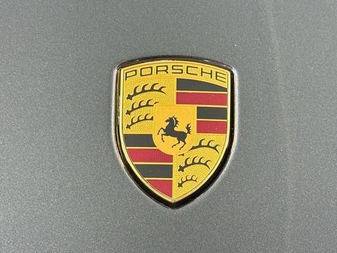 Certified 2025 Porsche Macan S image 28