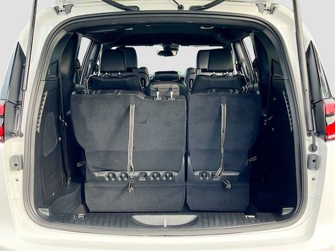 Used 2024 Chrysler Pacifica Touring-L w/ Uconnect Theater Family Group image 27