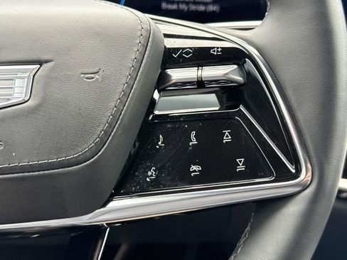 Certified 2025 Cadillac Lyriq Luxury w/ Nappa Leather Package AWD/4WD image 36
