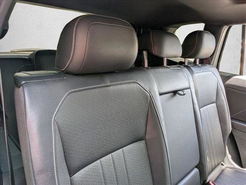 Used 2023 Volkswagen Tiguan SE R-Line FWD image 19