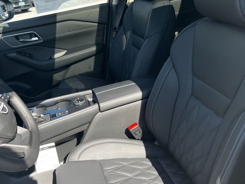 New 2026 Nissan Rogue Platinum AWD/4WD image 12
