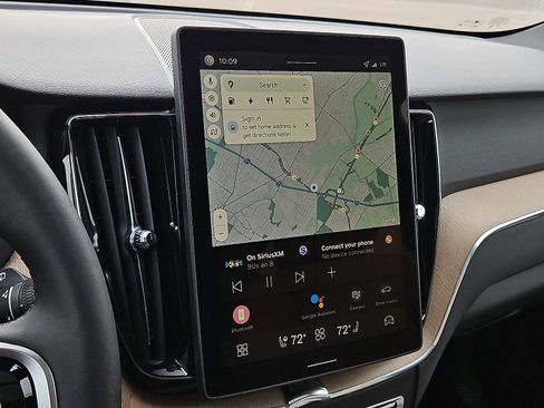 New 2026 Volvo XC60 T8 Plus w/ Protection Package Premier image 15