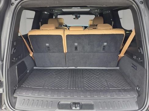 Certified 2024 Jeep Grand Wagoneer Series III AWD/4WD image 17
