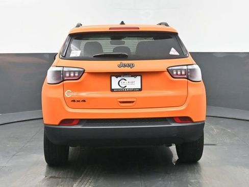 New 2026 Jeep Compass Latitude w/ Sun and Sound Group AWD/4WD image 5