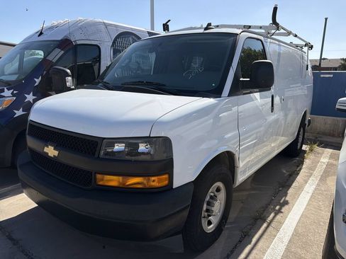 Used 2018 Chevrolet Express 2500 w/ Driver Convenience Package RWD image 1