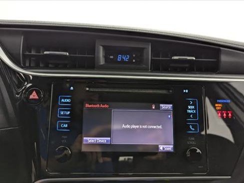 Used 2019 Toyota Corolla LE FWD image 24