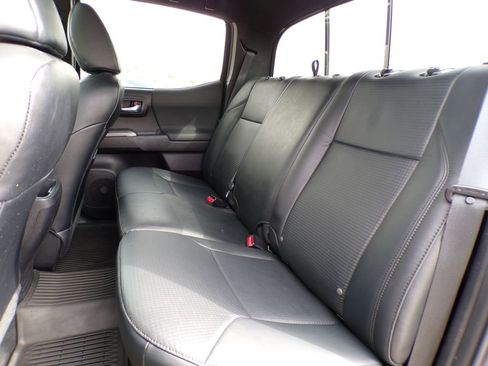 Used 2021 Toyota Tacoma TRD Sport w/ TRD Premium Sport Package image 19