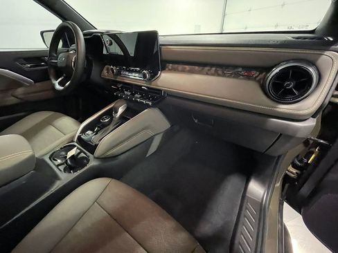 Used 2025 Chevrolet Colorado ZR2 w/ Technology Package image 29