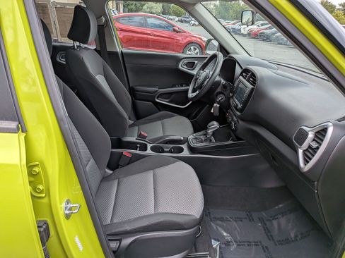 Used 2020 Kia Soul LX FWD image 31