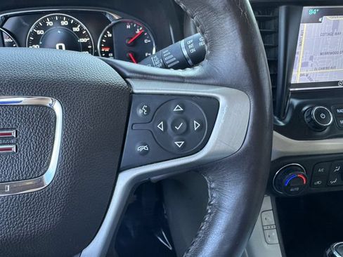 Used 2017 GMC Acadia Denali w/ Technology Package AWD/4WD image 32
