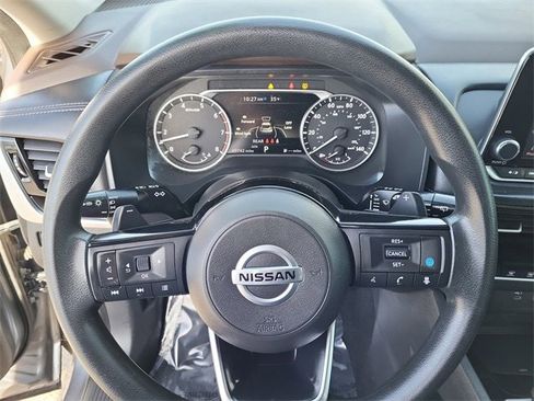 Used 2021 Nissan Rogue SV image 10