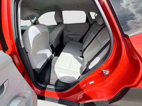 Used 2024 Hyundai Kona SEL w/ Convenience Package FWD image 21