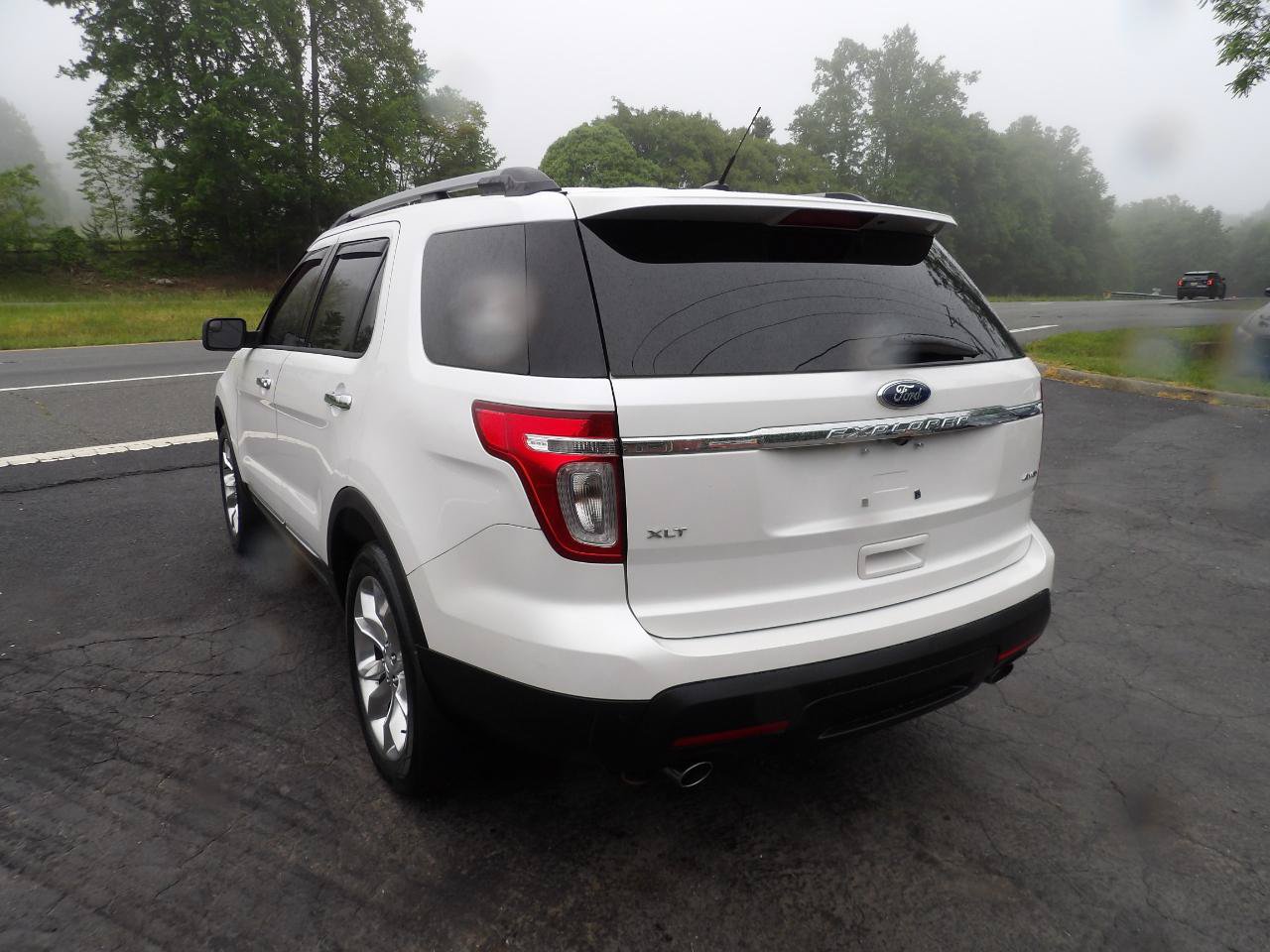 Used 2012 Ford Explorer XLT AWD/4WD image 5