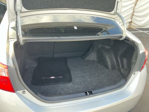 Used 2019 Toyota Corolla LE image 29