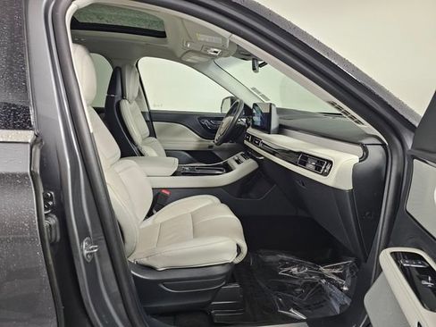 Certified 2025 Lincoln Aviator Reserve w/ Equipment Group 201A AWD/4WD image 12
