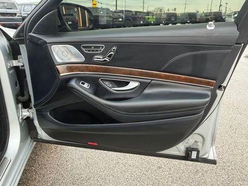 Used 2016 Mercedes-Benz S 550 4MATIC Sedan image 39