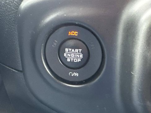 Used 2020 Jeep Wrangler Sport image 29