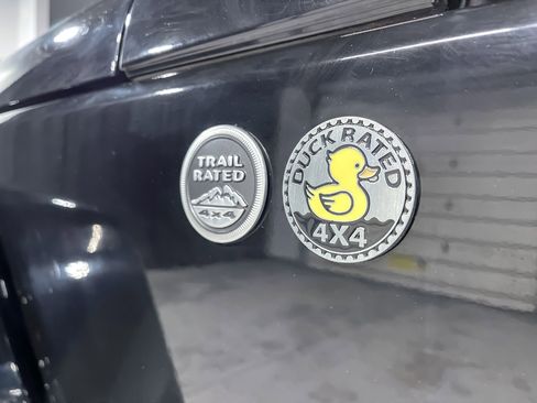 Used 2018 Jeep Wrangler Unlimited Sahara image 17