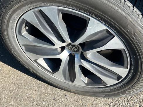 Certified 2022 Toyota Highlander XLE image 18