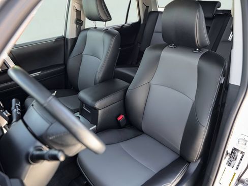 Used 2024 Toyota 4Runner SR5 Premium w/ Moonroof Package AWD/4WD image 9