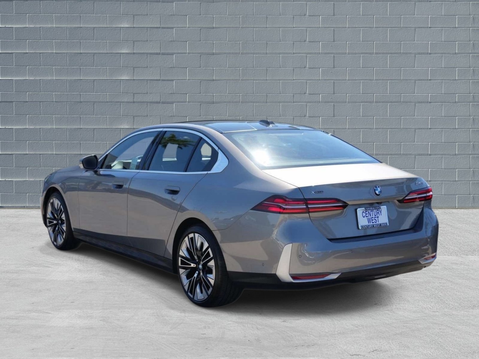 Used 2026 BMW 540i xDrive AWD/4WD image 3
