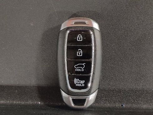 Used 2020 Hyundai Santa Fe Limited image 32