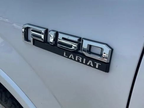 Used 2019 Ford F150 Lariat w/ Equipment Group 502A Luxury AWD/4WD image 21