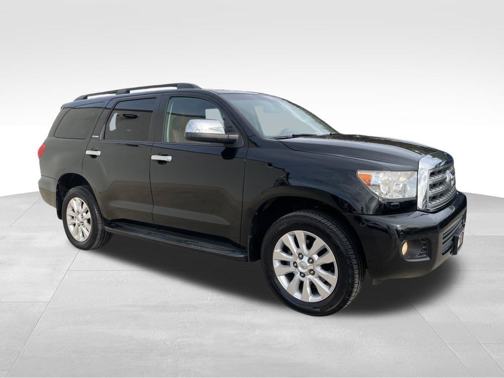 Used 2017 Toyota Sequoia Platinum RWD image 3