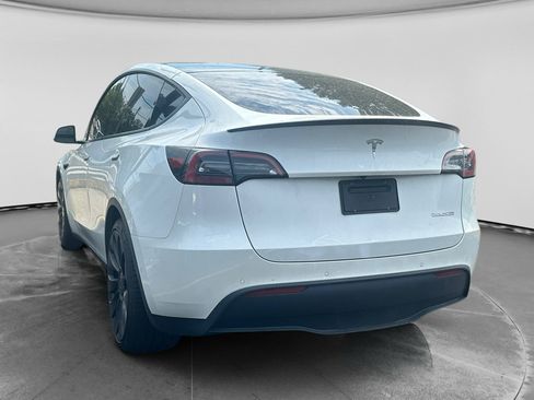Used 2021 Tesla Model Y Performance AWD/4WD image 2