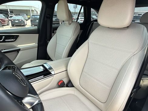 Used 2024 Mercedes-Benz GLC 300 4MATIC image 14