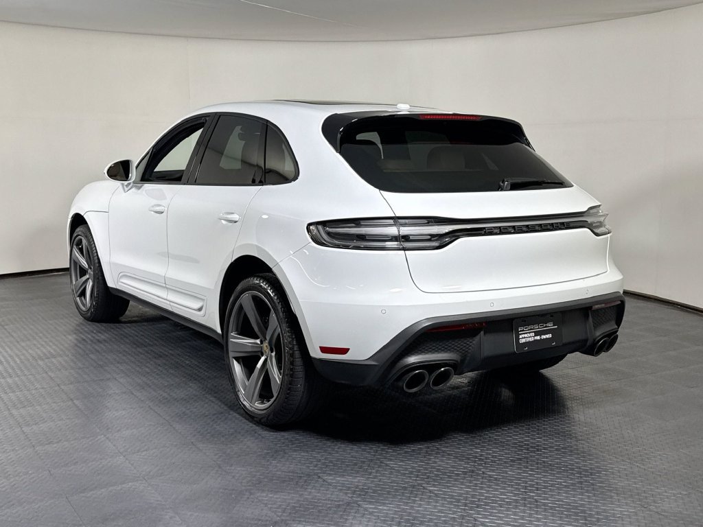 Certified 2023 Porsche Macan AWD/4WD image 3