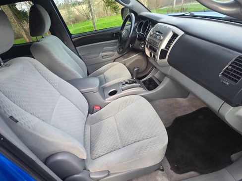 Used 2010 Toyota Tacoma V6 4x4 4dr Double Cab 5.0 ft S image 11