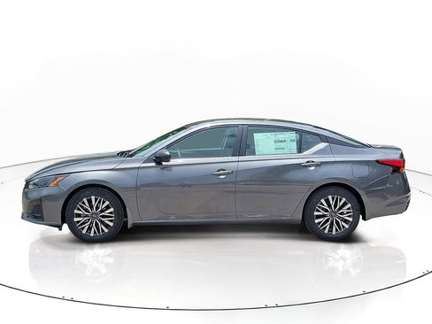 New 2026 Nissan Altima 2.5 SV FWD image 4