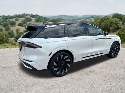 Used 2025 Lincoln Nautilus Black Label w/ Jet Appearance Package AWD/4WD image 10