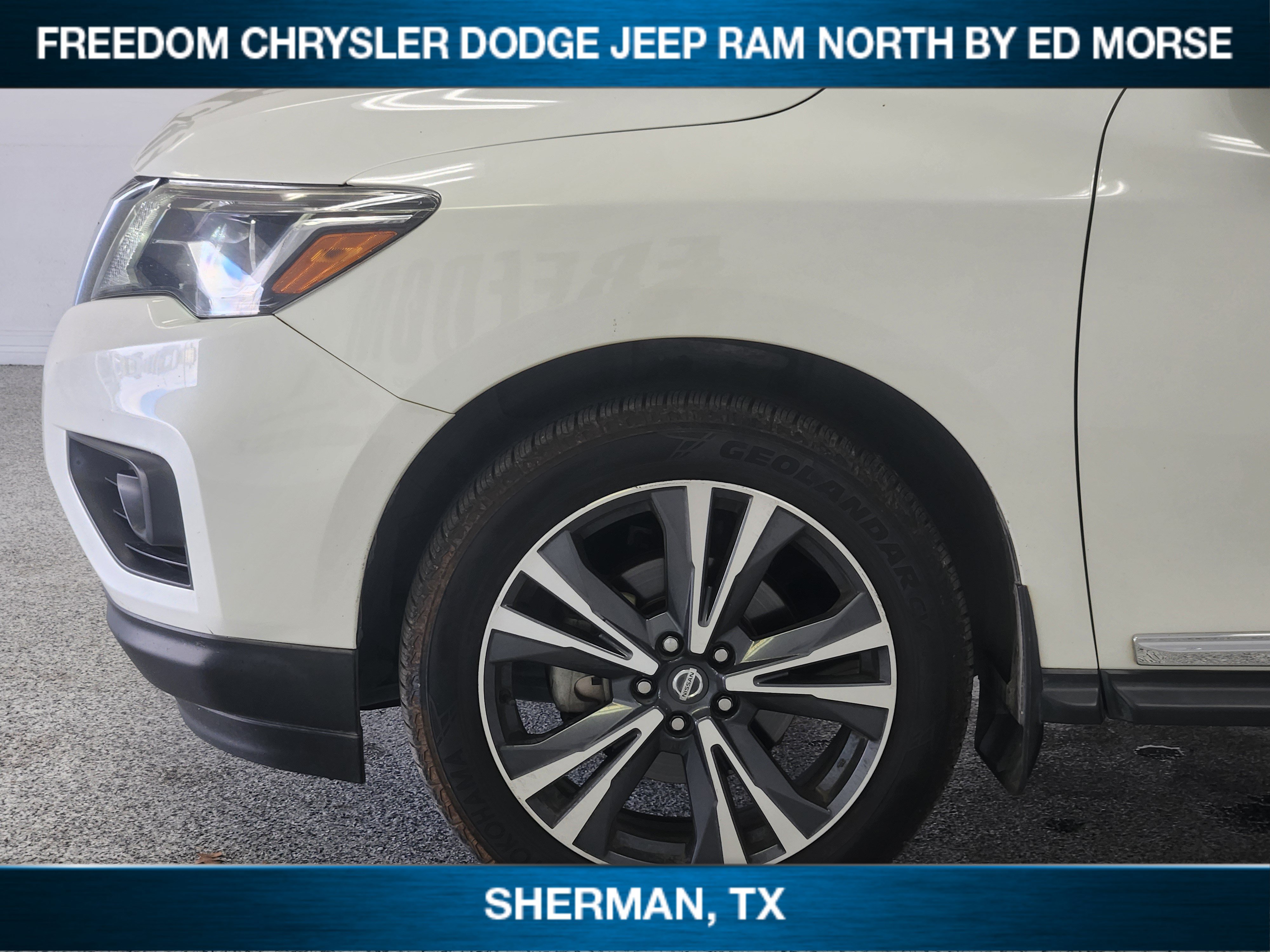 Used 2020 Nissan Pathfinder Platinum w/ Cargo Package AWD/4WD image 6