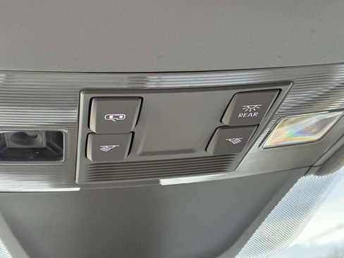 Certified 2024 Volkswagen Tiguan S image 35