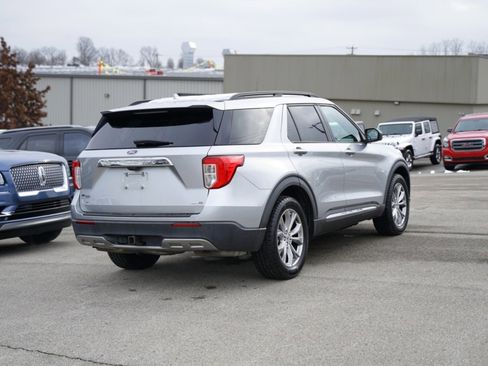 Used 2020 Ford Explorer XLT w/ Equipment Group 202A image 5