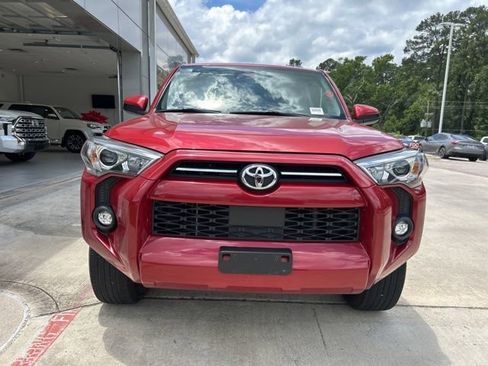 Used 2024 Toyota 4Runner SR5 AWD/4WD image 3