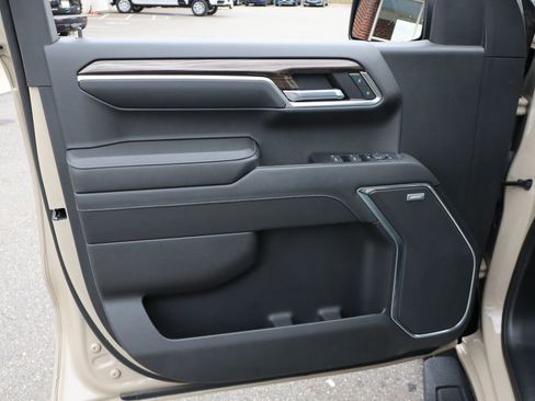 Used 2022 Chevrolet Silverado 1500 LT Trail Boss w/ LT Trail Boss Premium Package image 12